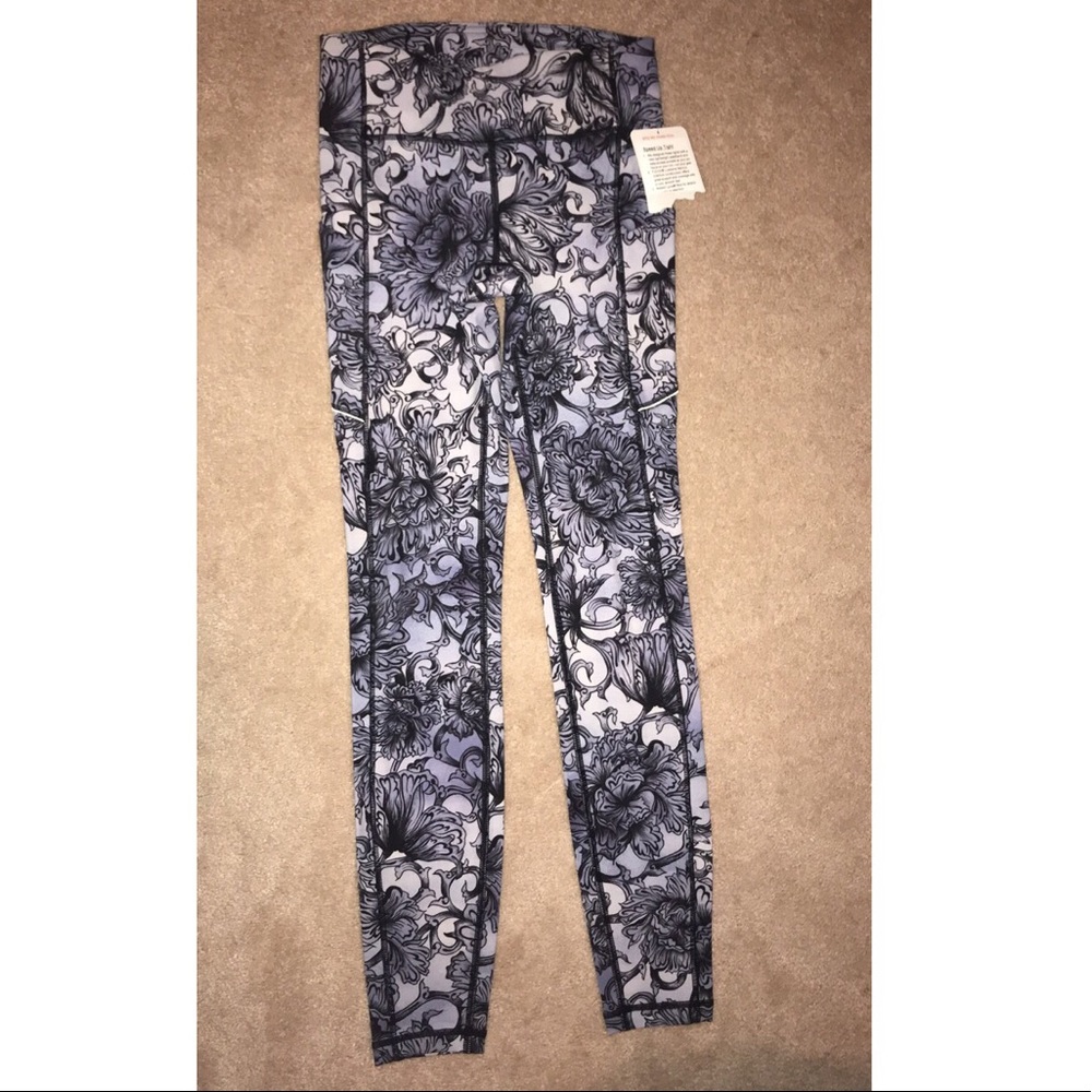 💙🔥NWT!! Floral Lululemon Speed Up Tight size 4!